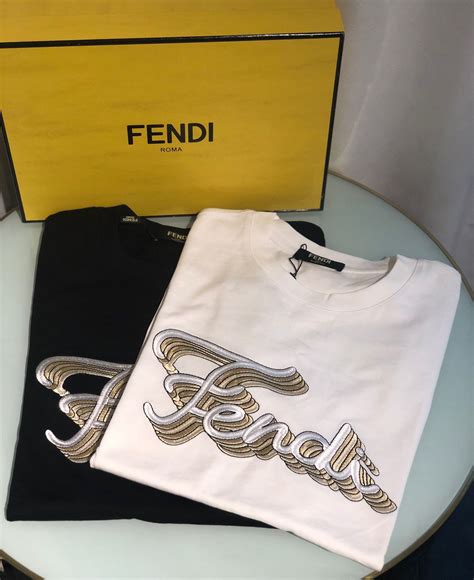 fendi camiseta hombre|Camisetas y camisetas polo de lujo para Hombre .